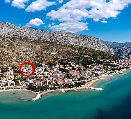 Azra Hotel