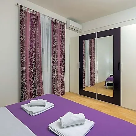 Azra Hotel Dugi Rat
