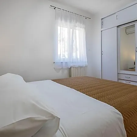 Aparthotel Azra